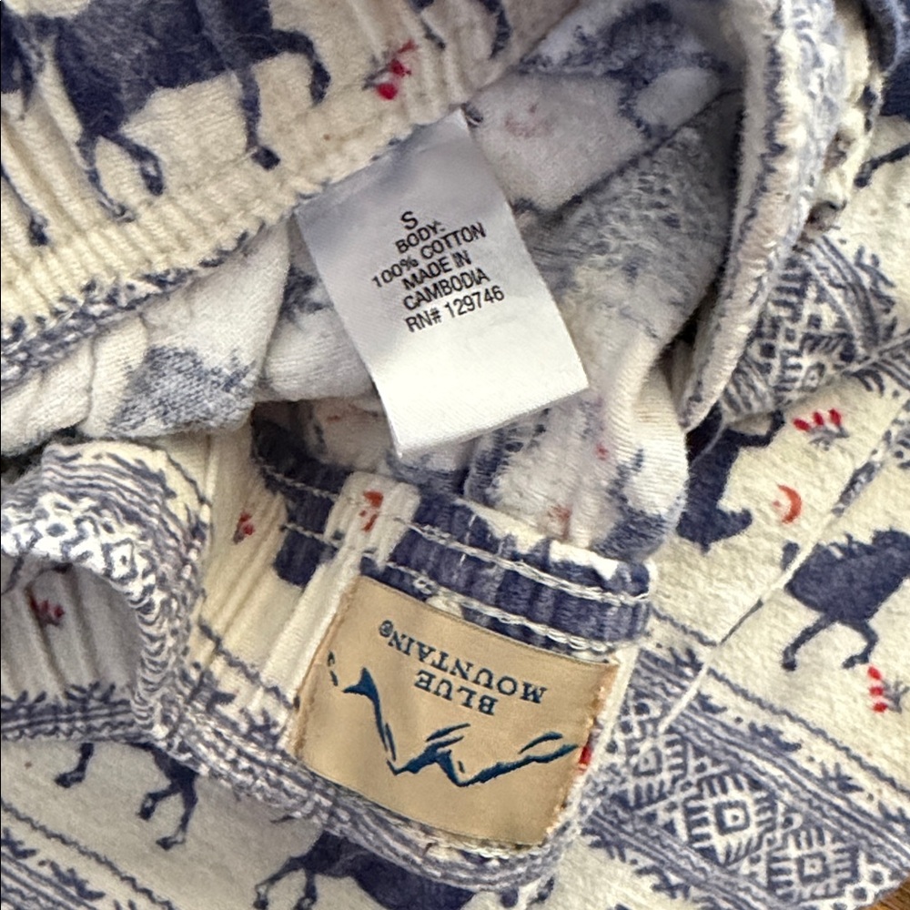 Women’s Pajamas with Blue and White Horse Pattern - Picture 2 of 2